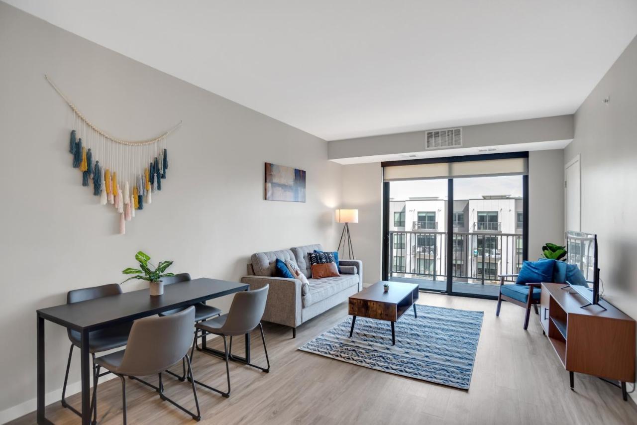 Frontdesk Confluence On 3Rd Apt Downtown Riverwalk Trails Des Moines Cameră foto