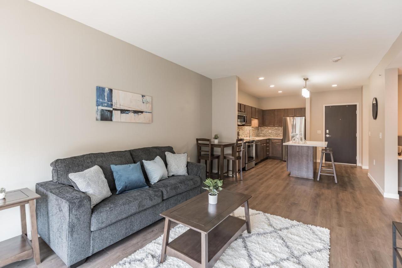 Frontdesk Confluence On 3Rd Apt Downtown Riverwalk Trails Des Moines Cameră foto